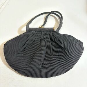 🇨🇦 Vintage l’marquise‎ black pleated handbag
